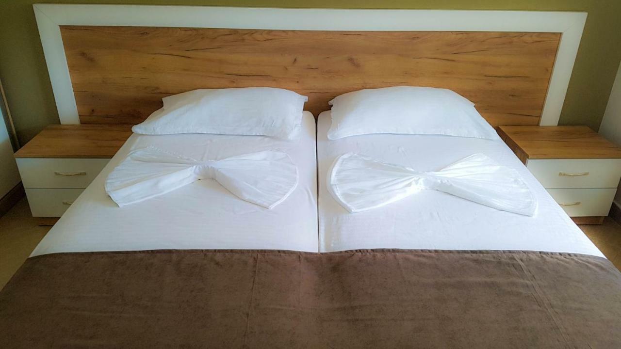 Brian Hotel Velipojë Eksteriør billede